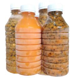 Замороженное пюре и фруктовые соки из маракуйи с семенами (в бутылках) купить оптом