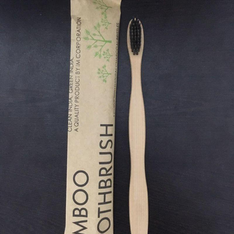 Бамбуковая зубная щетка с угольным напылением купить оптом - компания Enable Nature | Индия