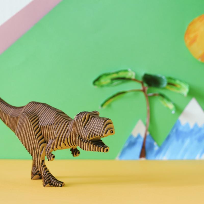 Тираннозавр с карандашами для сборки и росписи купить оптом - компания ООО Юнивуд | Россия