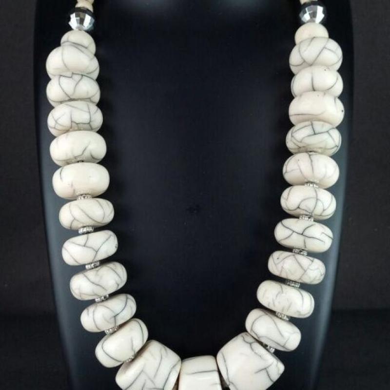 Resin Beads Necklaces  buy wholesale - company BEADSNBONE | India