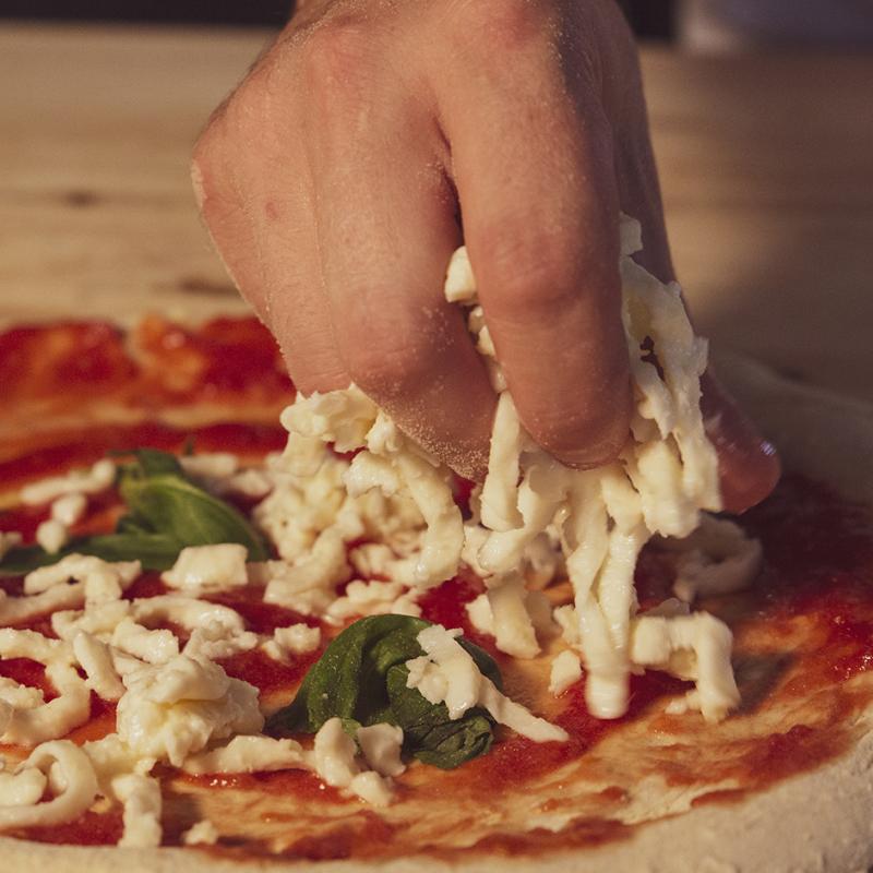 Замороженная неаполитанская пицца ручной работы купить оптом - компания MADE IN NAPOLI SRLS | Италия