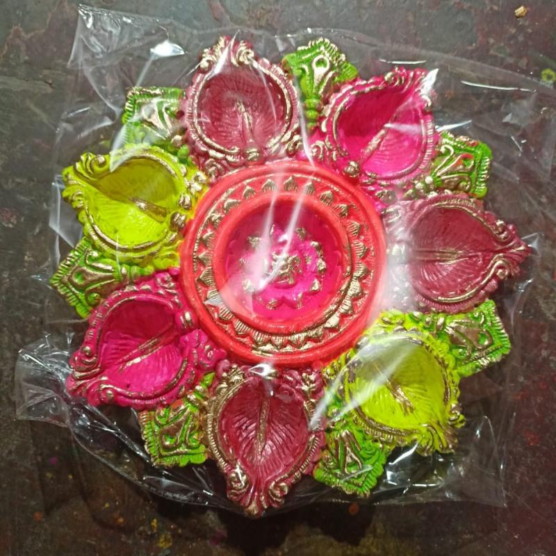 Handmade Terracotta Diyas buy wholesale - company Manmayee Handicrafts | India