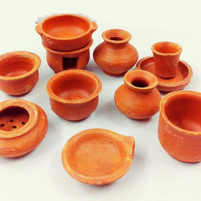 Clay Miniature Toy Kitchen Set (11 pieces) buy wholesale - company THe Handicraft Stores | India