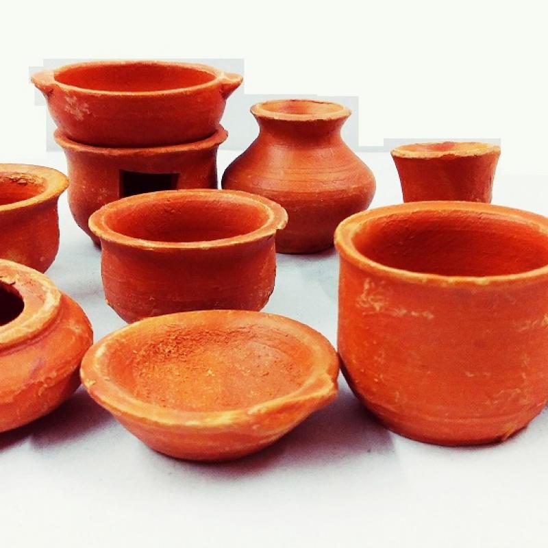 Clay Miniature Toy Kitchen Set (11 pieces) buy wholesale - company THe Handicraft Stores | India
