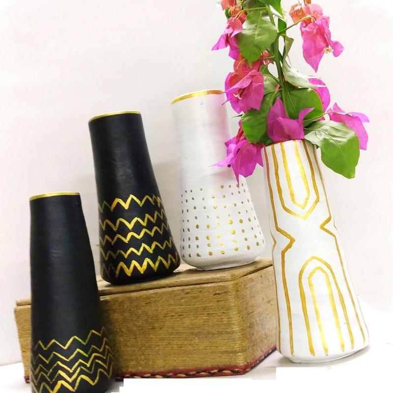 Handcurving Clay Vases set manufacturer Wholesaler купить оптом - компания Karru Krafft | Индия