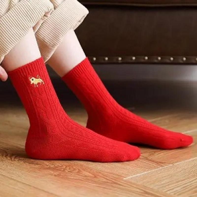 red socks купить оптом - компания GuangZhou  LianOu Technology Co., Ltd. | Китай