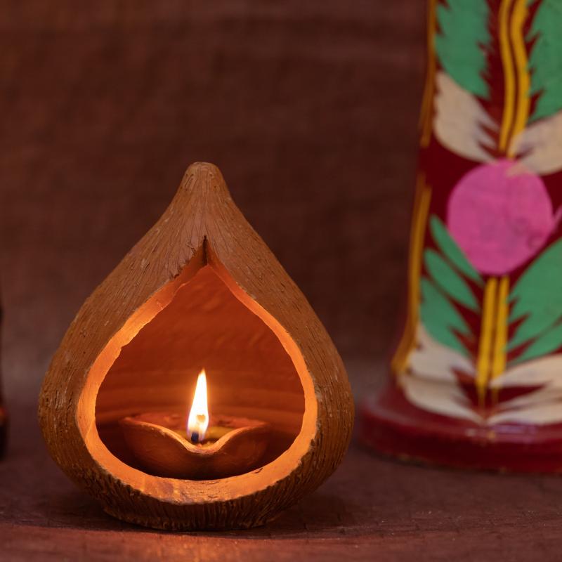 Handcrafted Terracotta Akhand Narkel Diya for Pooja Decor купить оптом - компания Karru Krafft | Индия