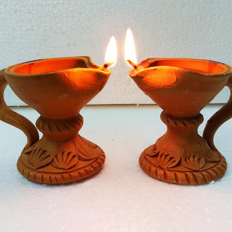 Handcrafted Terracotta Stand Diya for Navaratri Decor купить оптом - компания Manmayee Handicrafts | Индия